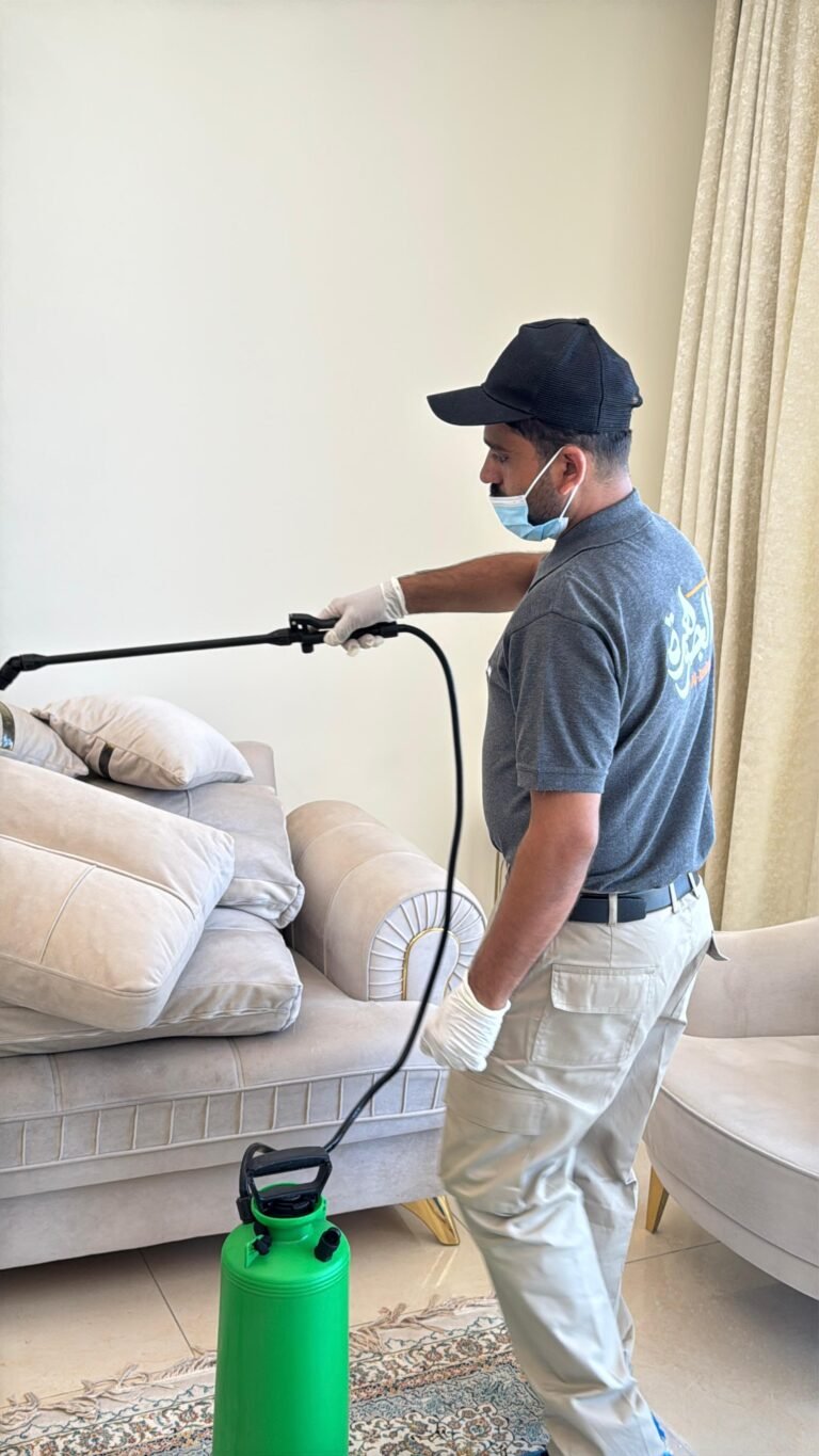 تنظيف الكنب في البحرين بواسطة شركة الجوهرة للتنظيفات